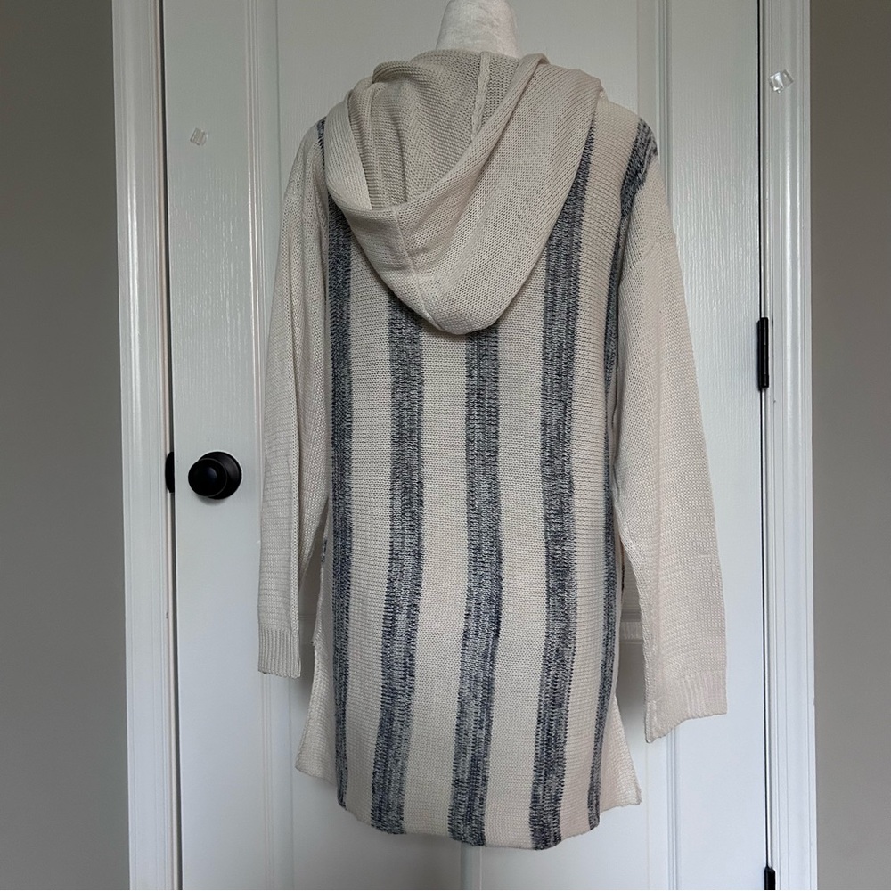 Boho Beachy Striped Hooded Sweater Hi-Low Hem Oversized
Coastal Cozy Top Medium - Picture 4 of 10